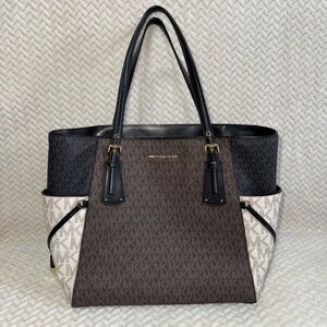 Michael Kors Women’s Voyager Large Signature Logo Tote Bag